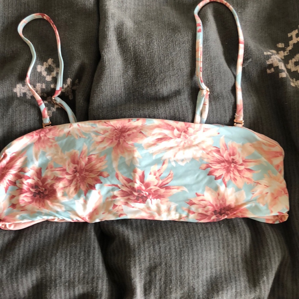 FRANKIES BIKINI BANDEAU TOP